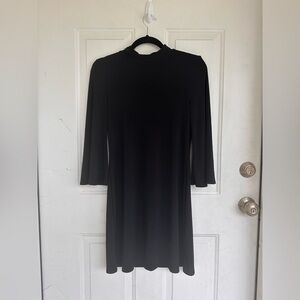 WHITE HOUSE BLACK MARKET flowy sleeves turtle neck flowy dress size S